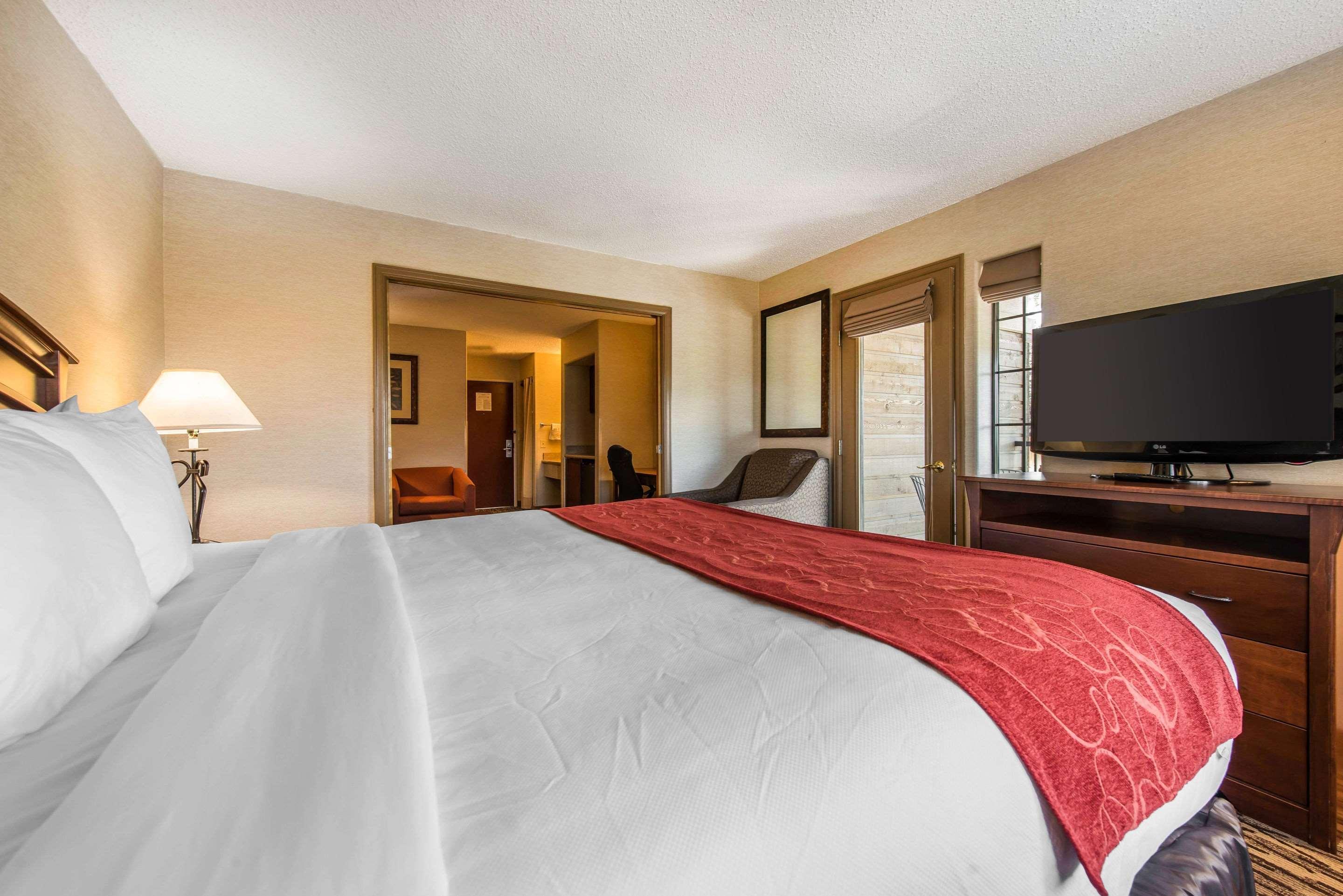 Comfort Suites Golden West On Evergreen Parkway Exteriör bild