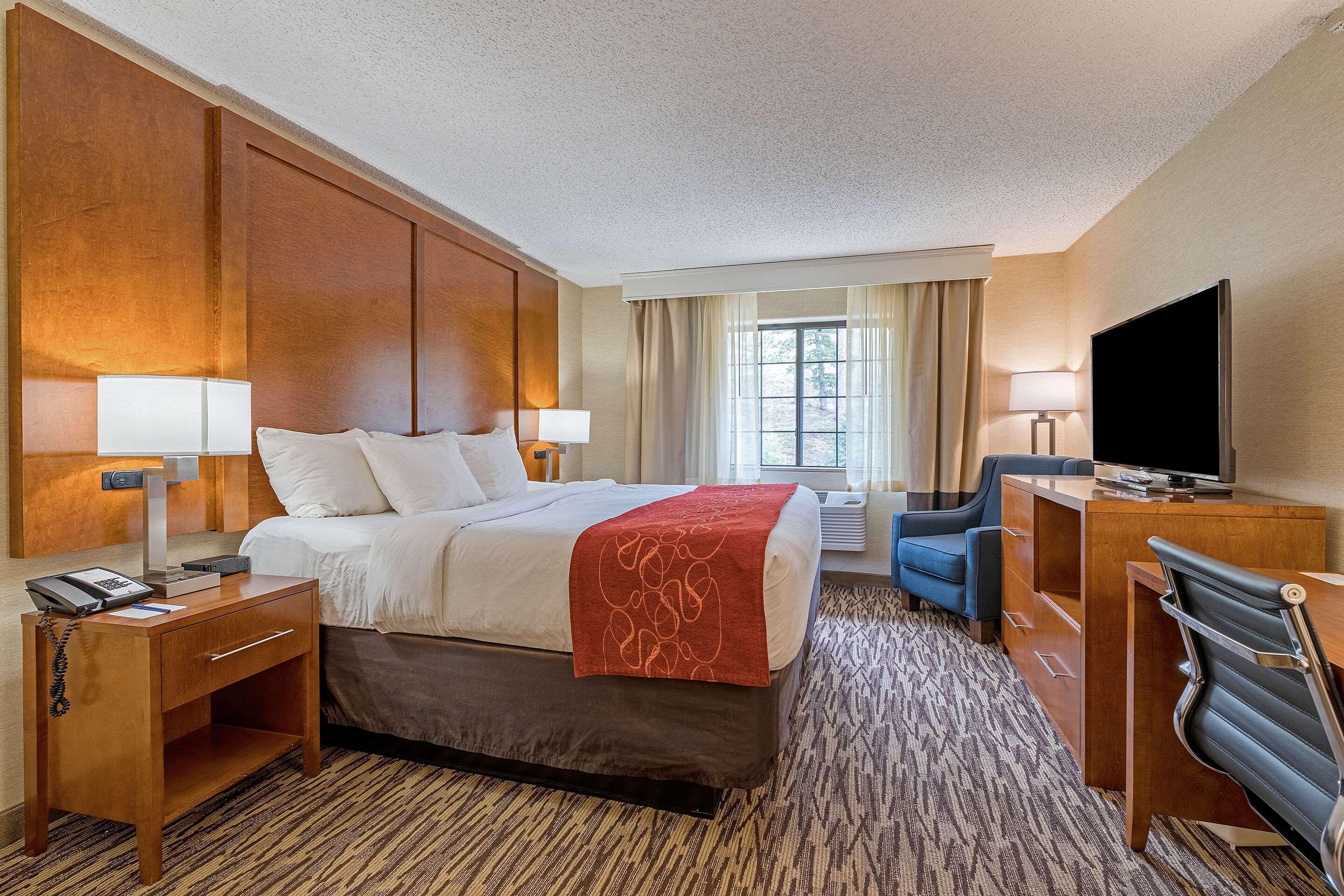 Comfort Suites Golden West On Evergreen Parkway Exteriör bild