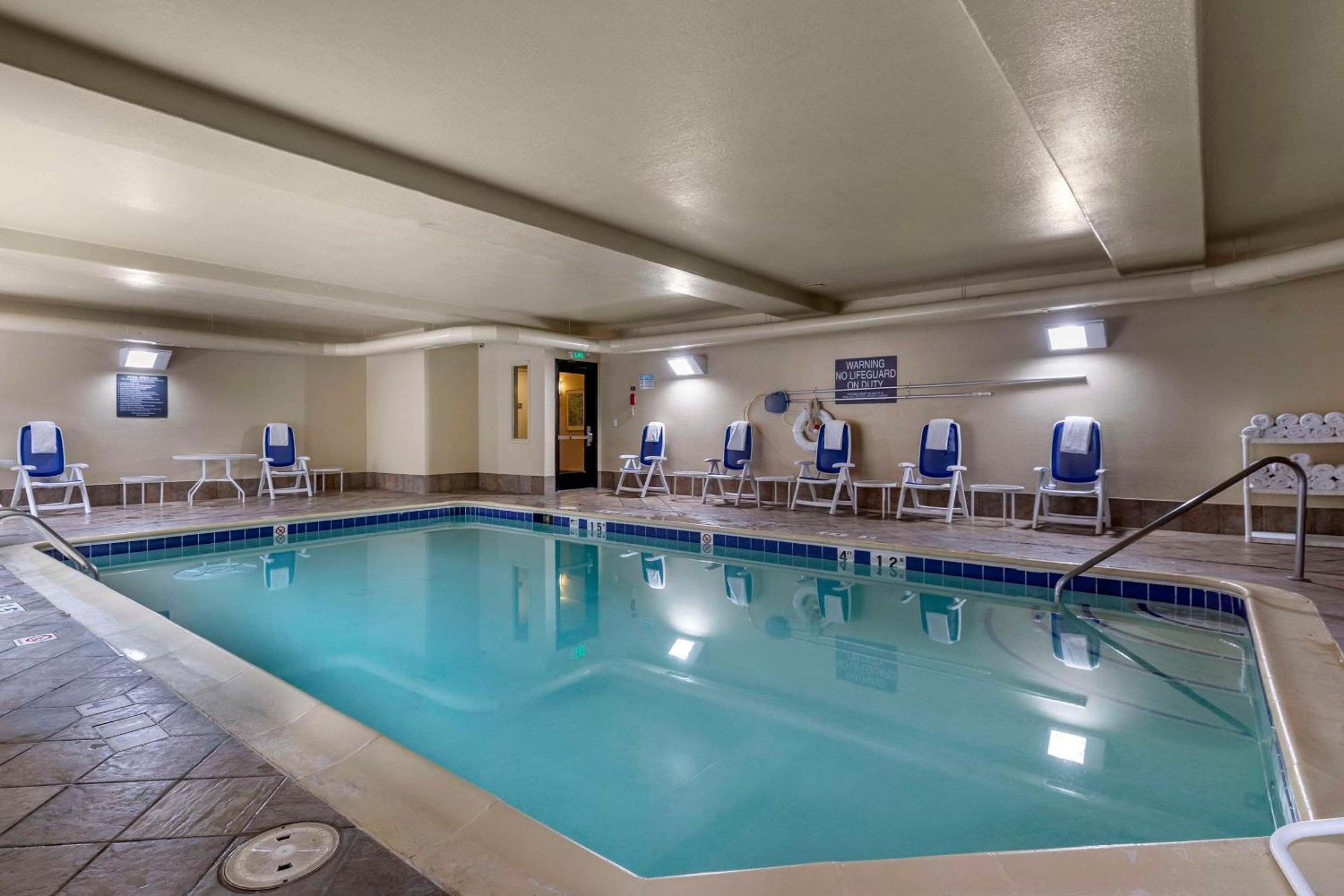 Comfort Suites Golden West On Evergreen Parkway Exteriör bild
